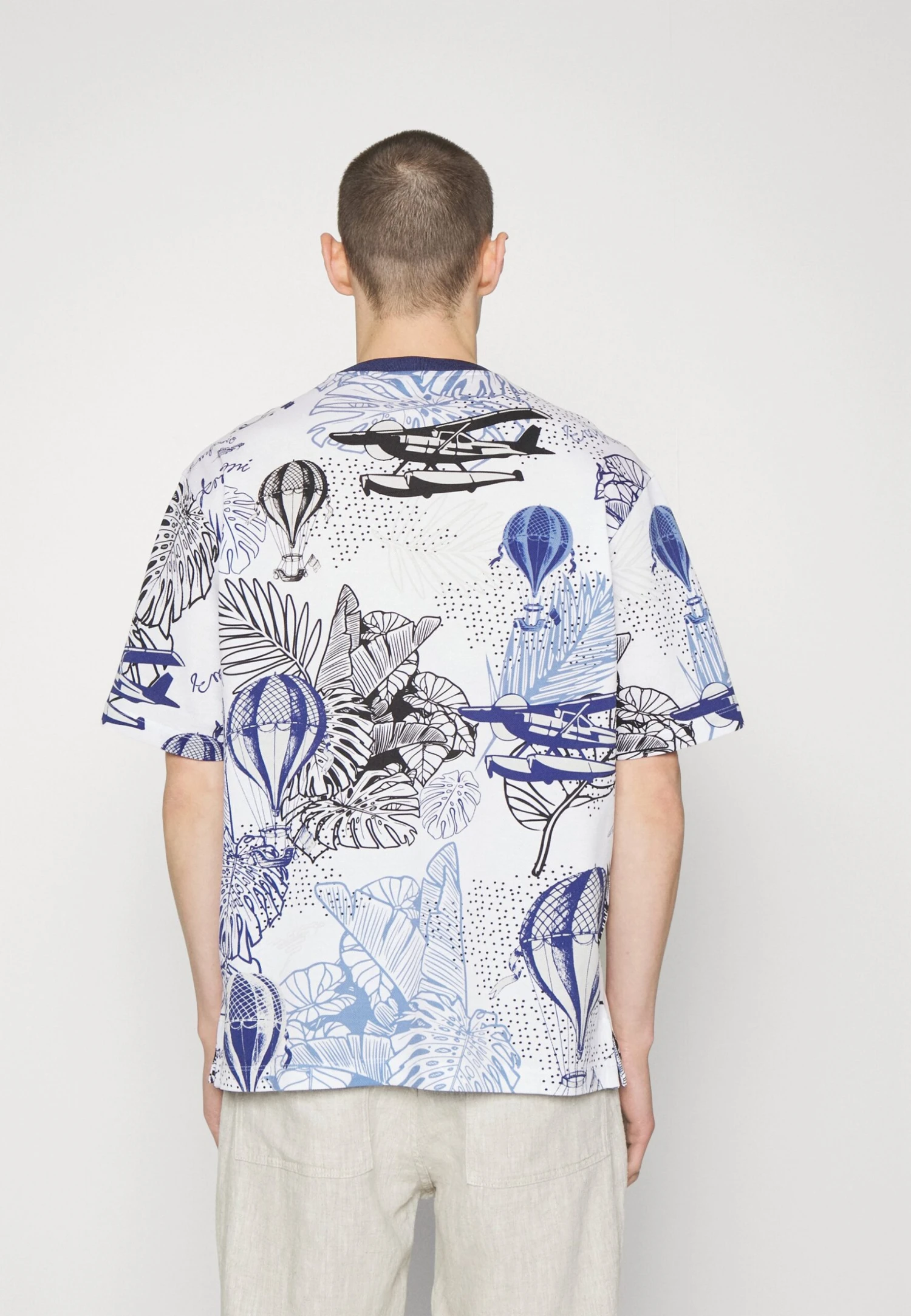 Emporio Armani Camiseta Estampada - Camel 5 Emporio Armani Camiseta Estampada - Camel - Imagen 3