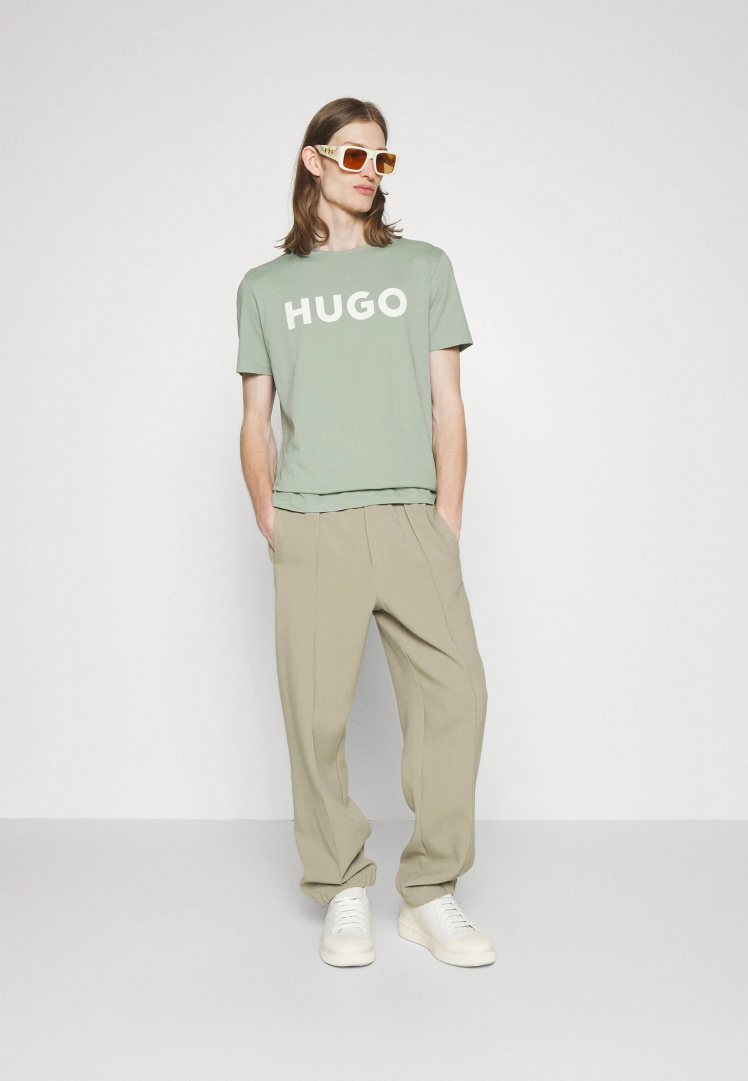 Hugo Dulivio - Camiseta Estampada - Light Pastel Green 4 Hugo Dulivio - Camiseta Estampada - Light Pastel Green - Imagen 2