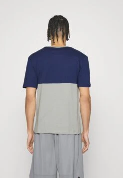 Fanatics Mlb New York YankeesFundamentals Cut And Sew Panel Tee - Equipación De Clubes - Stone Gray/Athletic Navy/White -Boss Ventas 1019a0b13e394997b6e9eeb828fa2baa