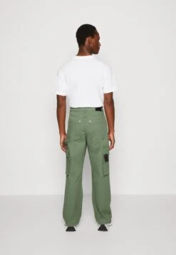 Sean John Script Logo Knee Patch - Pantalones Cargo - Olive -Boss Ventas 12ef7a6e13c749eebd102bc7d5dc7609