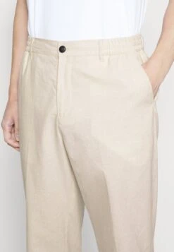 Les Deux Pino Pants - Pantalones Chinos - Ivory -Boss Ventas 1cdcad1412ef4a9cbdcf8945a5368de2