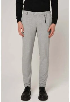 Slim Fit With Accessory Detail - Pantalones Chinos - Light Grey