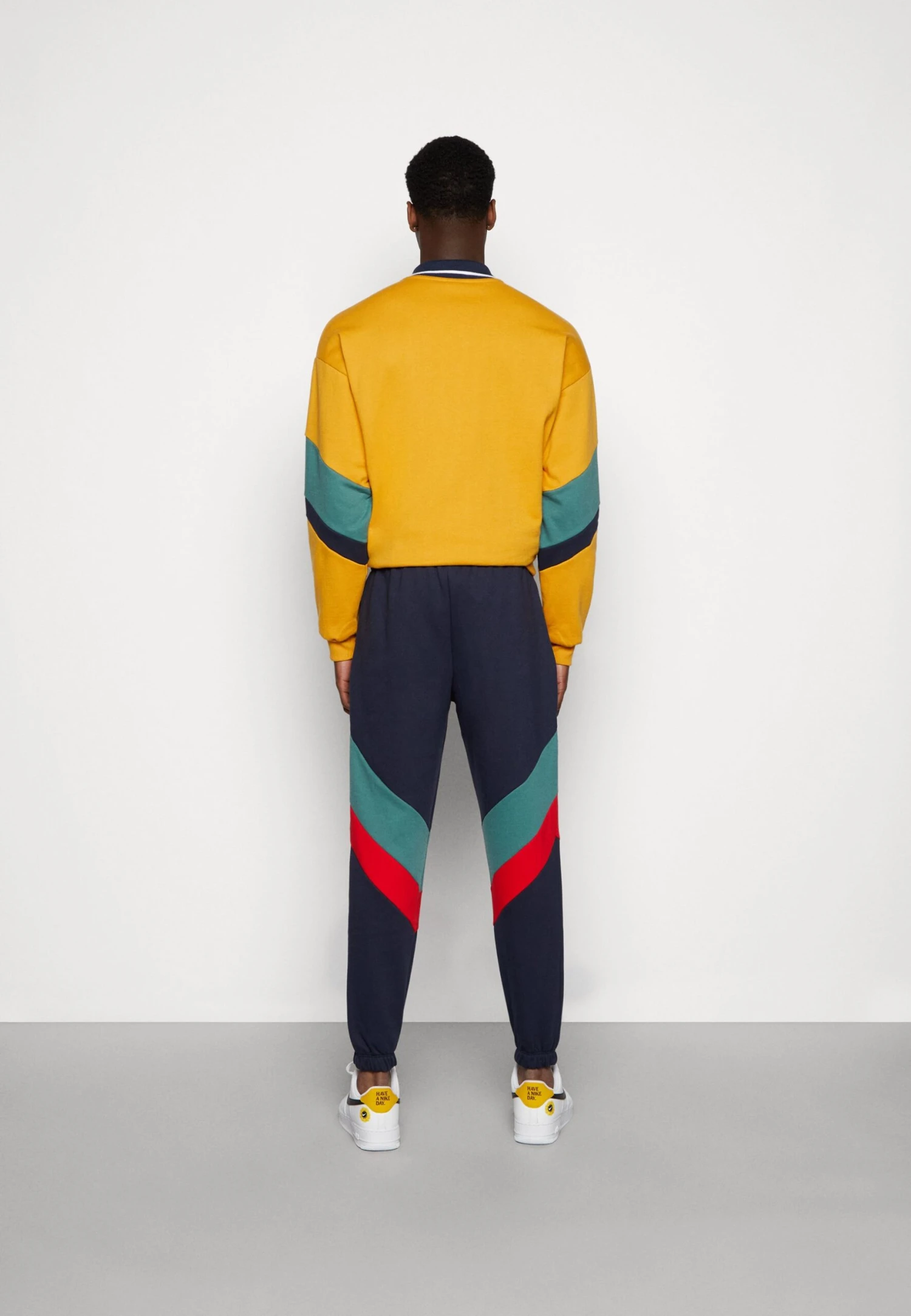 Kaotiko Pantalon Chandal Retro Athletic - Pantalones Deportivos - Navy/Heura/Red 5 Kaotiko Pantalon Chandal Retro Athletic - Pantalones Deportivos - Navy/Heura/Red - Imagen 3