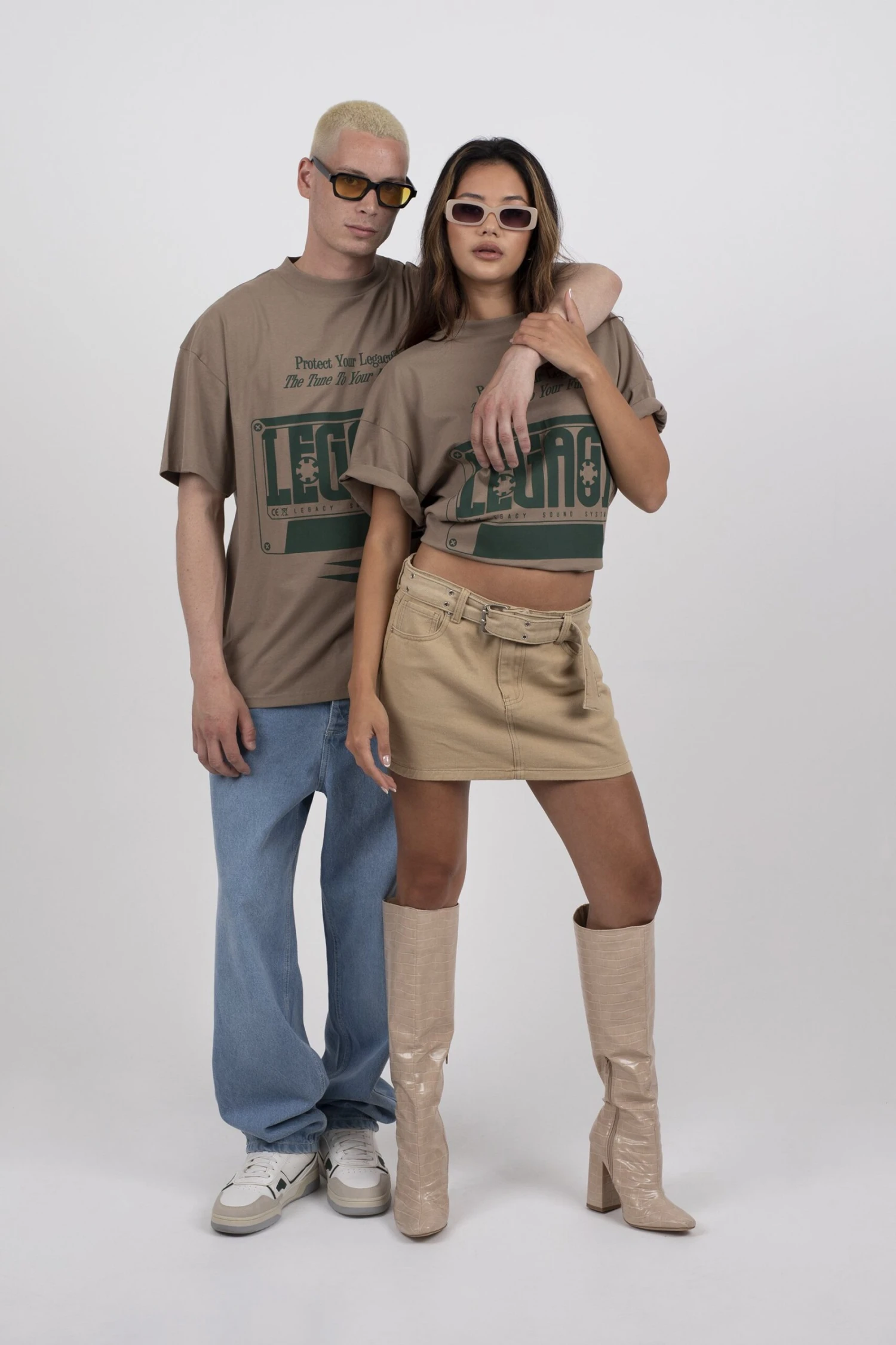 Unisex - Camiseta Estampada - Desert Taupe 4 Unisex - Camiseta Estampada - Desert Taupe - Imagen 2