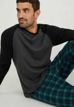 Set - Pijama - Black 10 Set - Pijama - Black -Boss Ventas 5eecceaf700e4e698ed7fe5fe2e9064c