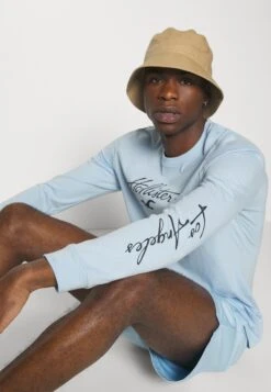 Hollister Co. Print Logo Webex - Camiseta De Manga Larga - Light Blue -Boss Ventas 81bffc0fafa540ea9825c5f7a5dc954c