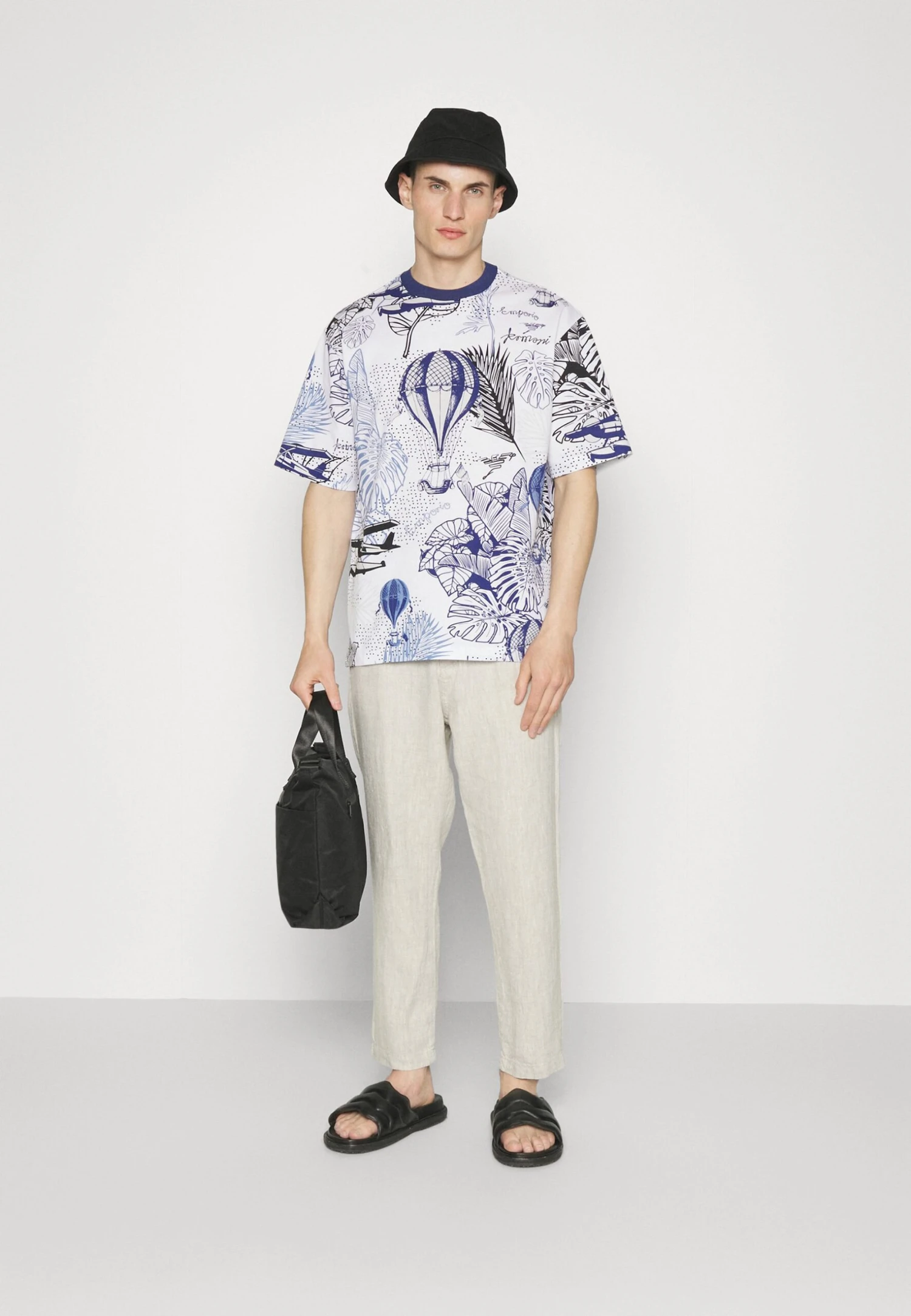 Emporio Armani Camiseta Estampada - Camel 4 Emporio Armani Camiseta Estampada - Camel - Imagen 2