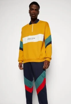 Kaotiko Pantalon Chandal Retro Athletic - Pantalones Deportivos - Navy/Heura/Red 11 Kaotiko Pantalon Chandal Retro Athletic - Pantalones Deportivos - Navy/Heura/Red -Boss Ventas 9c72f770728344b6b92e70fb41432718