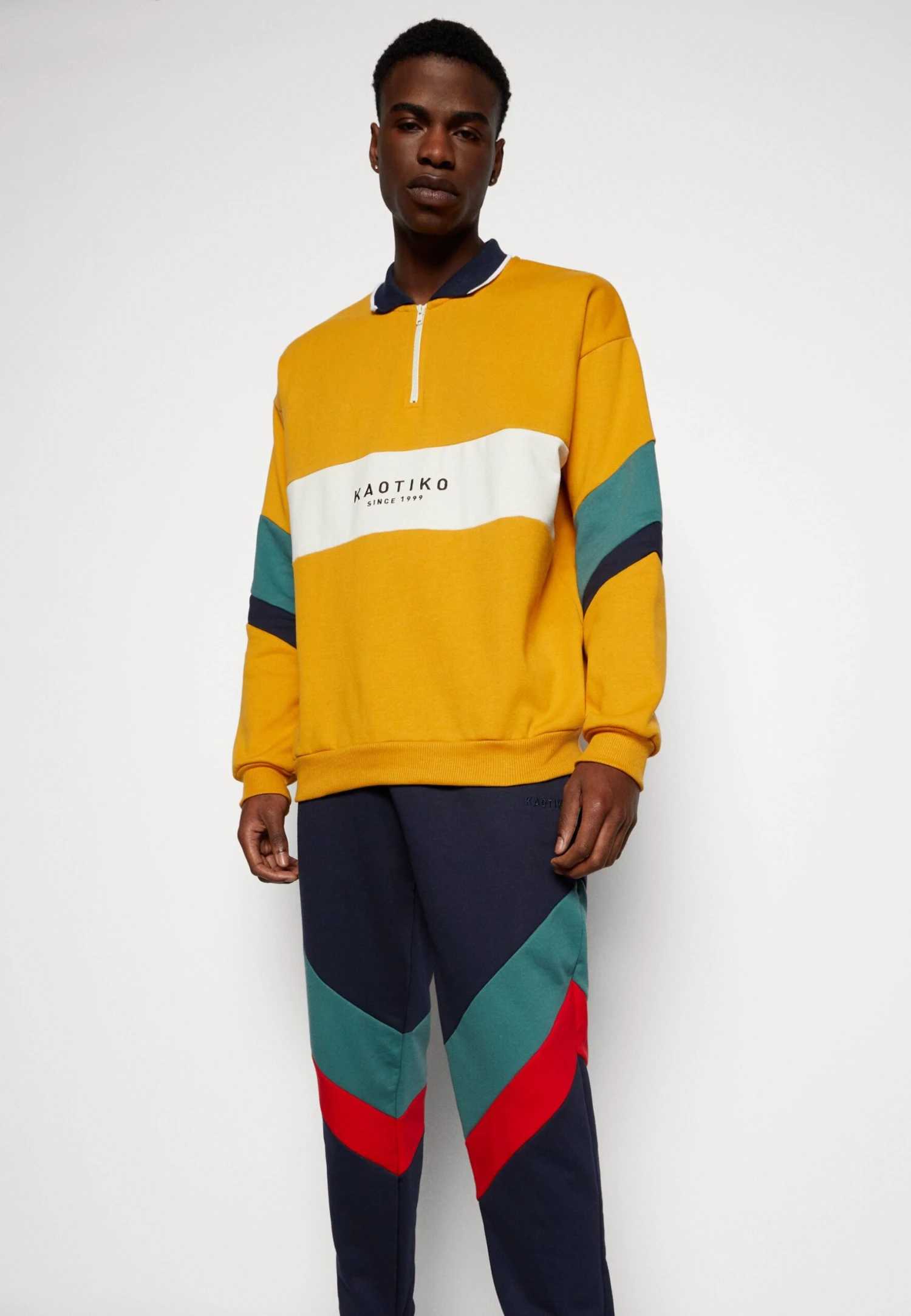 Kaotiko Pantalon Chandal Retro Athletic - Pantalones Deportivos - Navy/Heura/Red 6 Kaotiko Pantalon Chandal Retro Athletic - Pantalones Deportivos - Navy/Heura/Red - Imagen 4