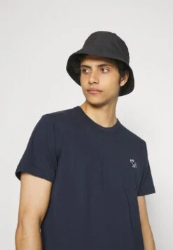 Abercrombie & Fitch Elevated Icon Crew - Camiseta Básica - Dark Blue -Boss Ventas a3a4dde9c69b42ffa9c5873c1f6fe105