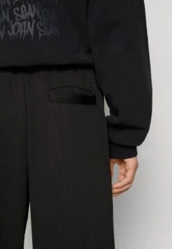 NIGHT ADDICT Unisex - Pantalones Deportivos - Black -Boss Ventas a5d9ab4d85e94041bd69652a7353a601