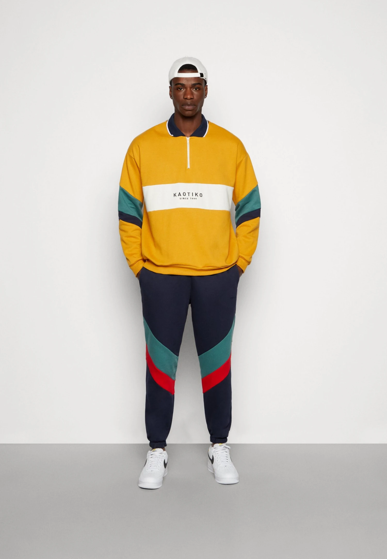 Kaotiko Pantalon Chandal Retro Athletic - Pantalones Deportivos - Navy/Heura/Red 4 Kaotiko Pantalon Chandal Retro Athletic - Pantalones Deportivos - Navy/Heura/Red - Imagen 2