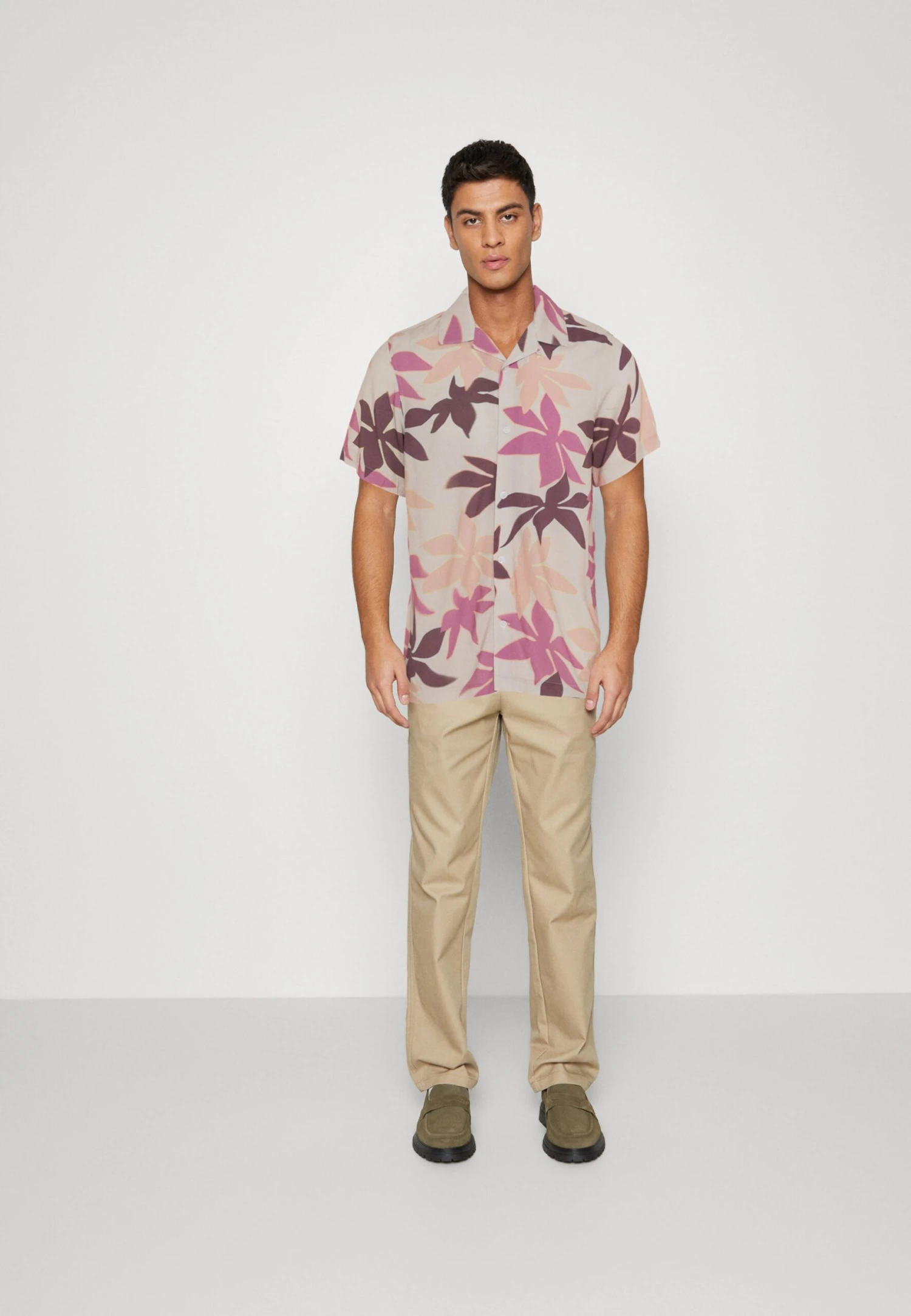 WEEKDAY Coffee Short Sleeve Printed - Camisa - Beige 4 WEEKDAY Coffee Short Sleeve Printed - Camisa - Beige - Imagen 2