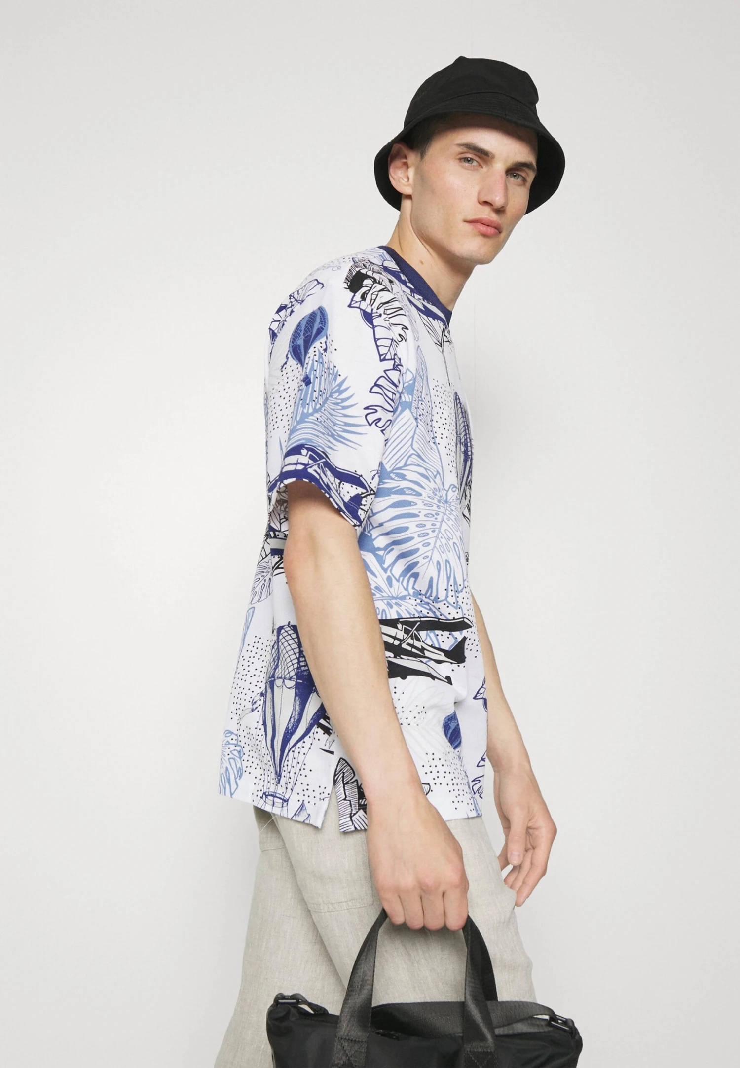 Emporio Armani Camiseta Estampada - Camel 6 Emporio Armani Camiseta Estampada - Camel - Imagen 4