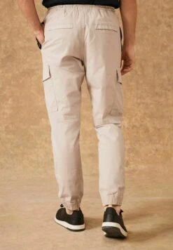 Next Stretch UtilityRegular- Pantalones Cargo - Ecru White 17 Next Stretch UtilityRegular- Pantalones Cargo - Ecru White -Boss Ventas c0c09d2baf6a43108b56766c4192e175
