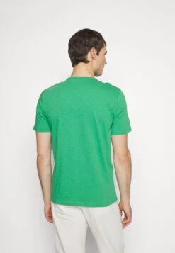 THEORY Camiseta Básica - Jade Green 11 THEORY Camiseta Básica - Jade Green -Boss Ventas cdfe07c6cc9741059c554ce62017aef4