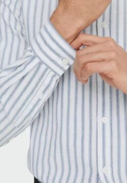 Only & Sons Onsalvaro Oxford Stripe - Camisa - Dress Blues 13 Only & Sons Onsalvaro Oxford Stripe - Camisa - Dress Blues -Boss Ventas d3345bb82f5e47a09ba9ae623590ae40