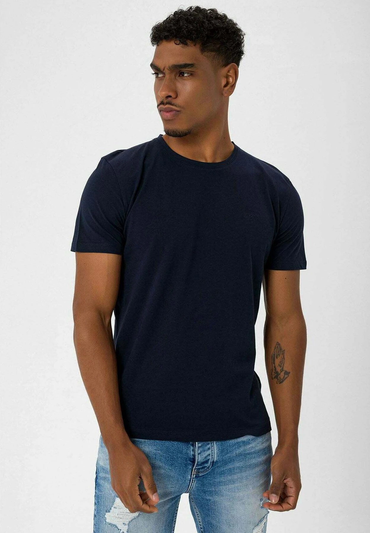 2 Pack - Camiseta Básica - Navy Mustard 7 2 Pack - Camiseta Básica - Navy Mustard - Imagen 5