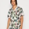 Scotch & Soda Short Sleeved Camp Shirt - Camisa - Offwhite Palmtrees -Boss Ventas f0fd12a253ee456e9b4c3864e5420f00