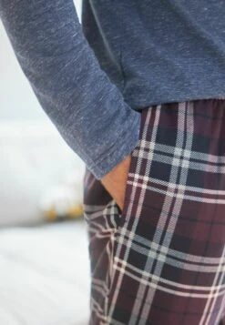 Next Motion Flex Cosy - Pijama - Blue Plum Red Check 11 Next Motion Flex Cosy - Pijama - Blue Plum Red Check -Boss Ventas f269df4e2088453692e4178d9ccb2705