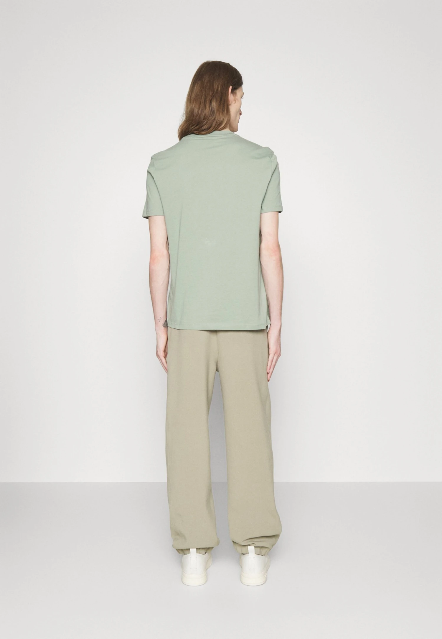 Hugo Dulivio - Camiseta Estampada - Light Pastel Green 5 Hugo Dulivio - Camiseta Estampada - Light Pastel Green - Imagen 3